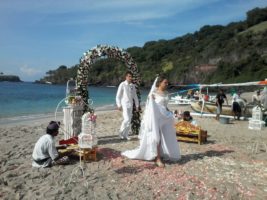 Wedding di Pantai Bias Putih
